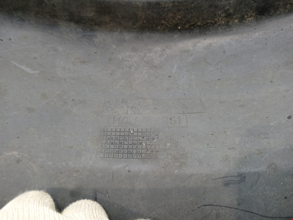 Локер (подкрылок) передний правый VOLKSWAGEN Golf III 1991-1997