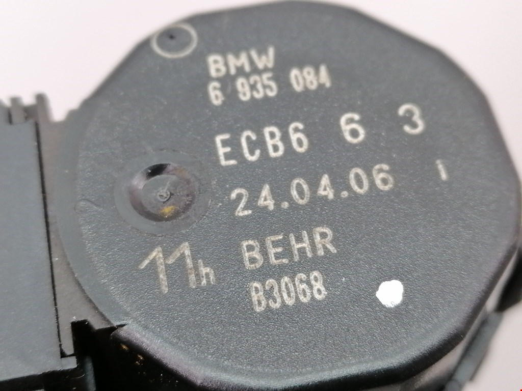 Моторчик заслонки печки BMW 7er 7 серия E65/E66 2001-2008