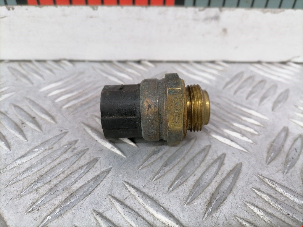 Датчик температуры (охлаждающей жидкости) VOLKSWAGEN Passat B5 1997-2005