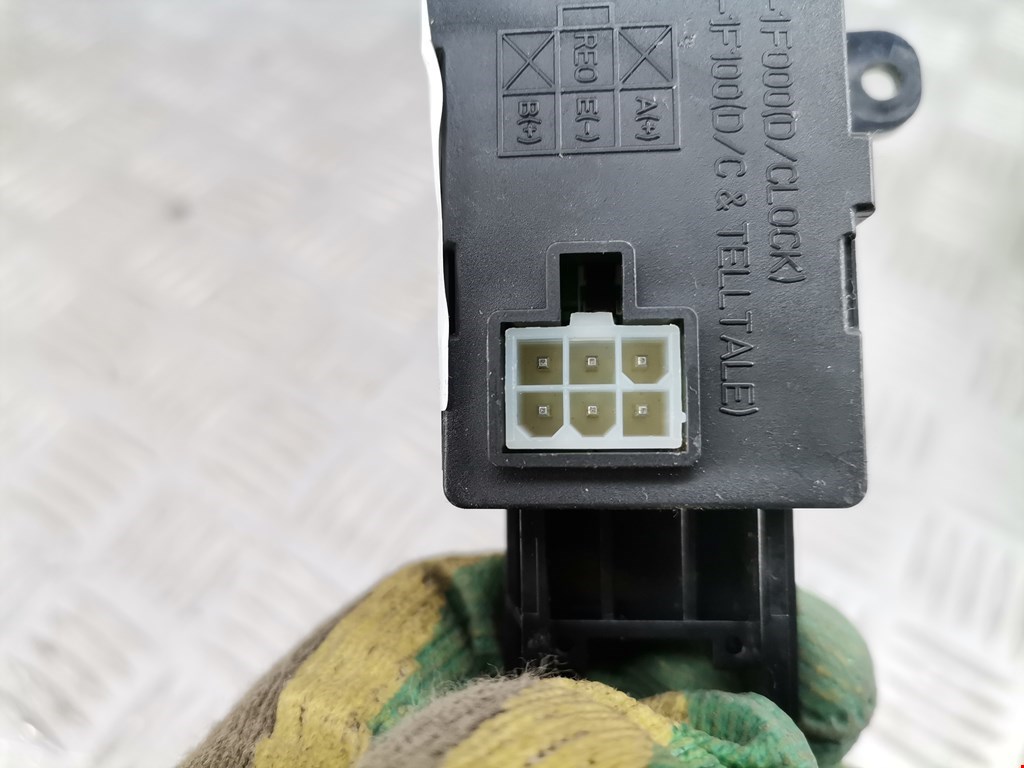 Часы KIA Sportage II 2004-2010