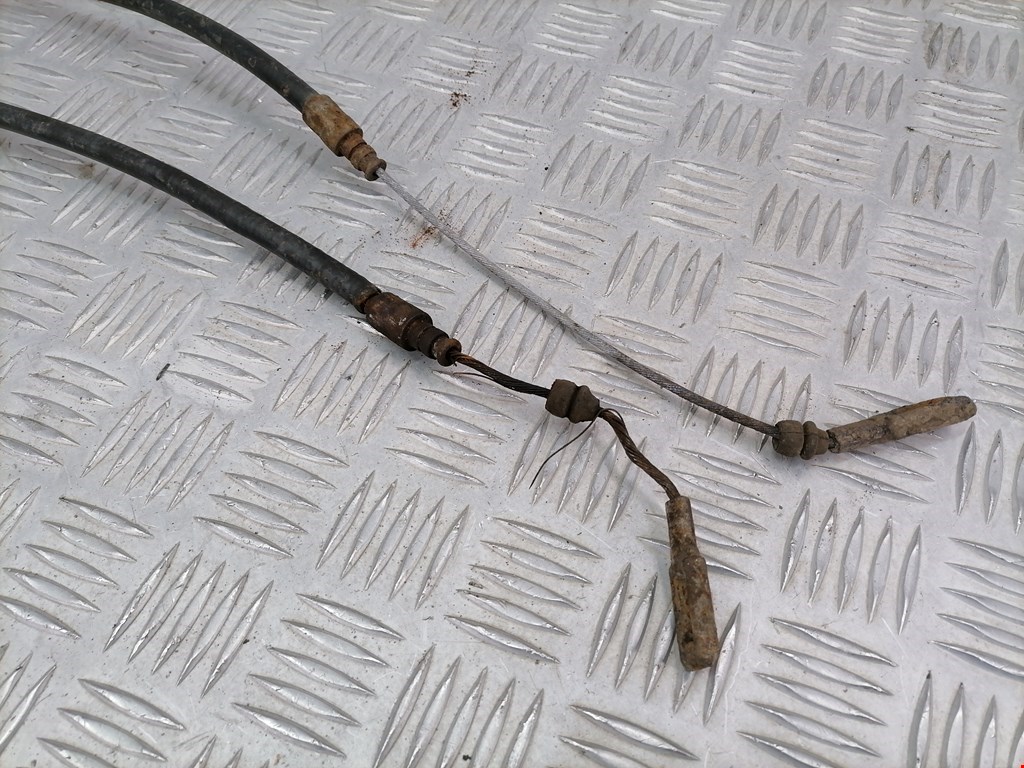 Трос стояночного тормоза левый/правый IVECO Daily III 1999-2006