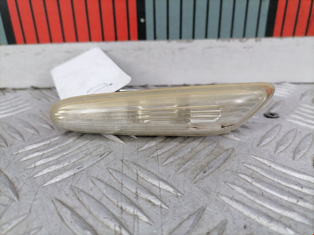 Повторитель указателя поворота правый BMW 5-Series (E60/E61) (2003-2010)