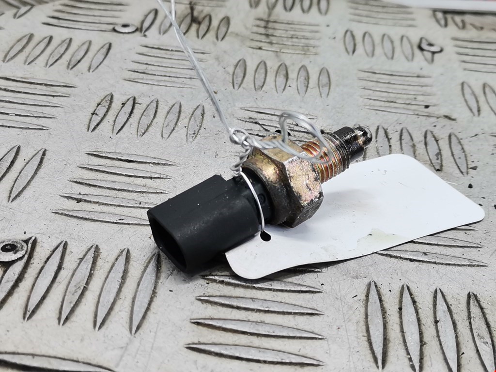 Датчик включения заднего хода VOLKSWAGEN Golf IV 1997-2003