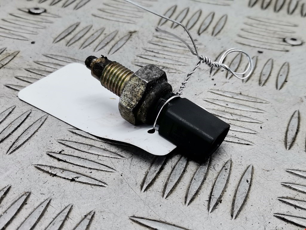 Датчик включения заднего хода VOLKSWAGEN Golf IV 1997-2003