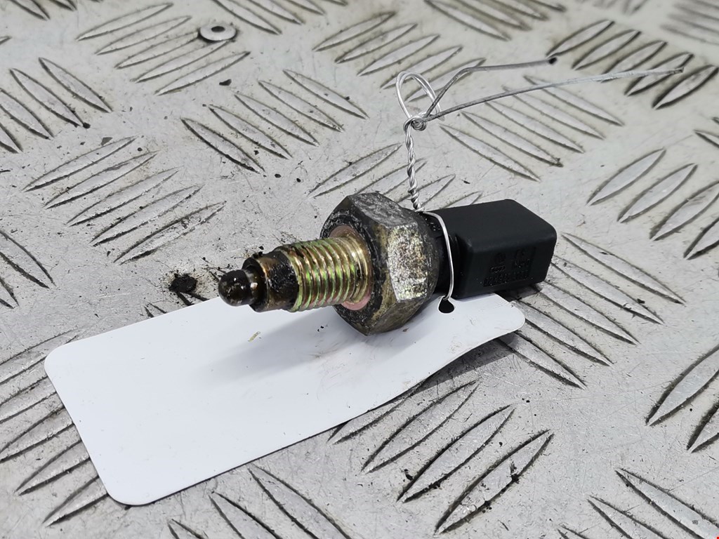 Датчик включения заднего хода VOLKSWAGEN Golf IV 1997-2003