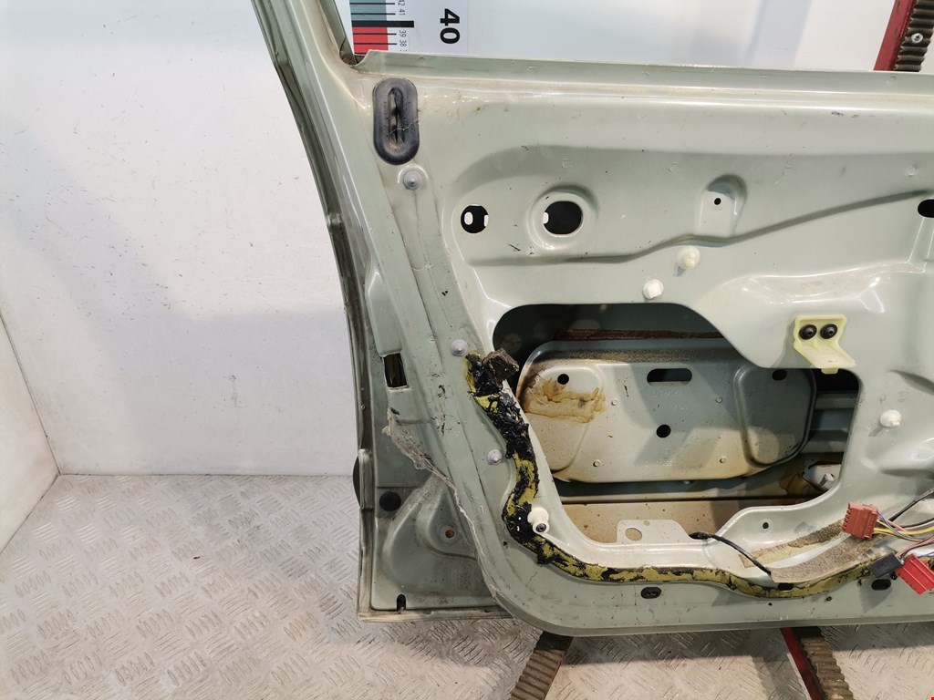 Дверь передняя левая RENAULT Laguna 1993-2000