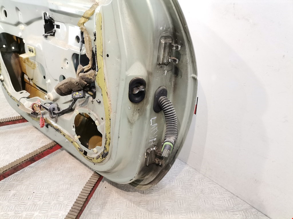 Дверь передняя левая RENAULT Laguna 1993-2000