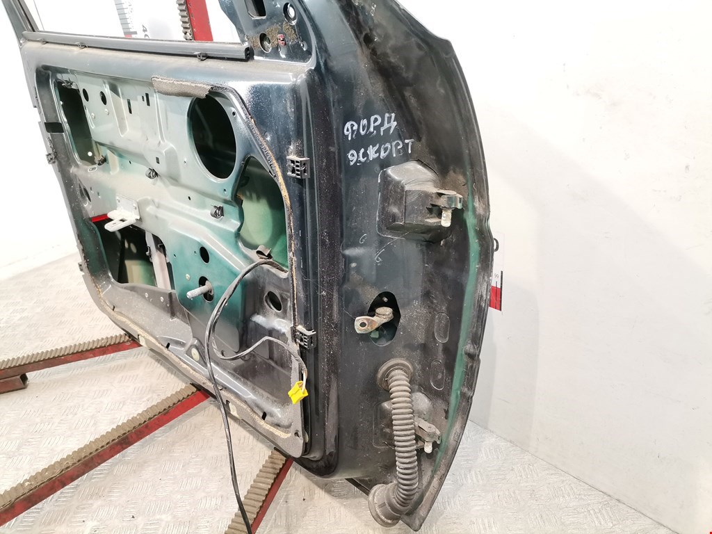 Дверь передняя левая FORD Escort 1990-1995