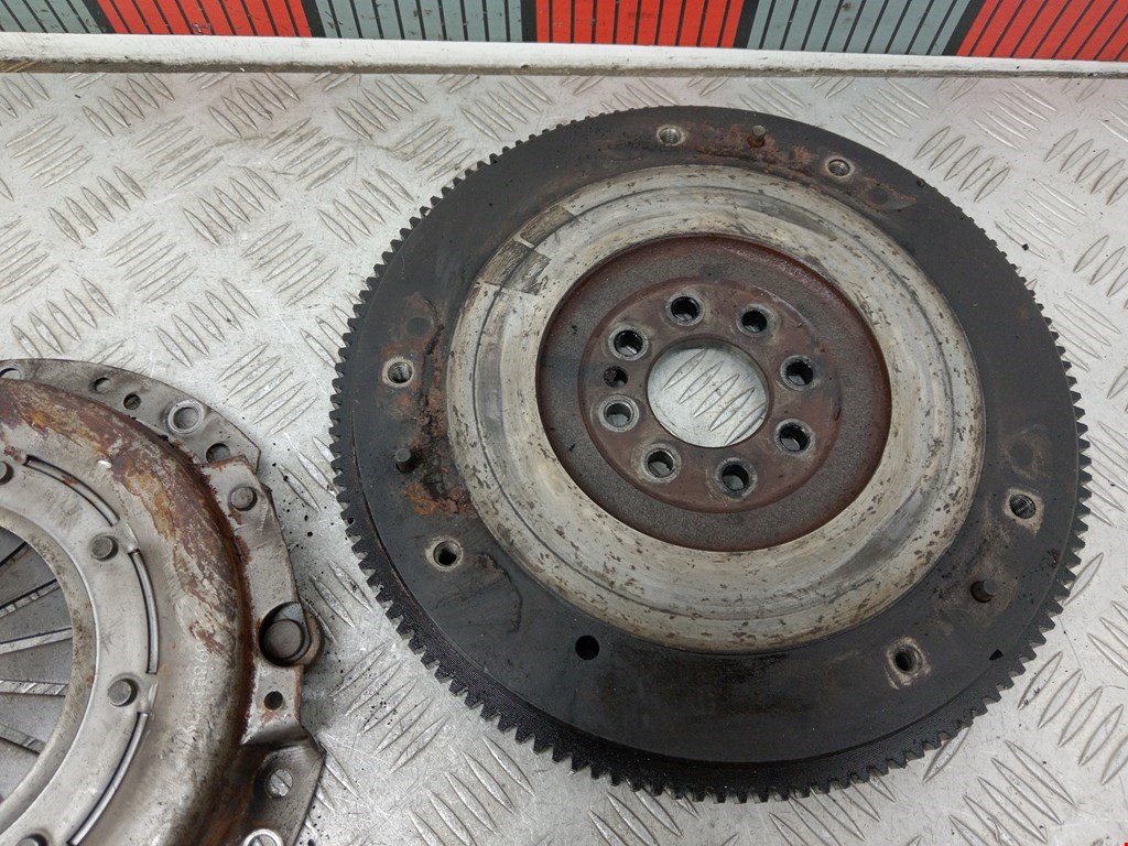 Маховик (демпфер сцепления) PEUGEOT Partner 2008-2018