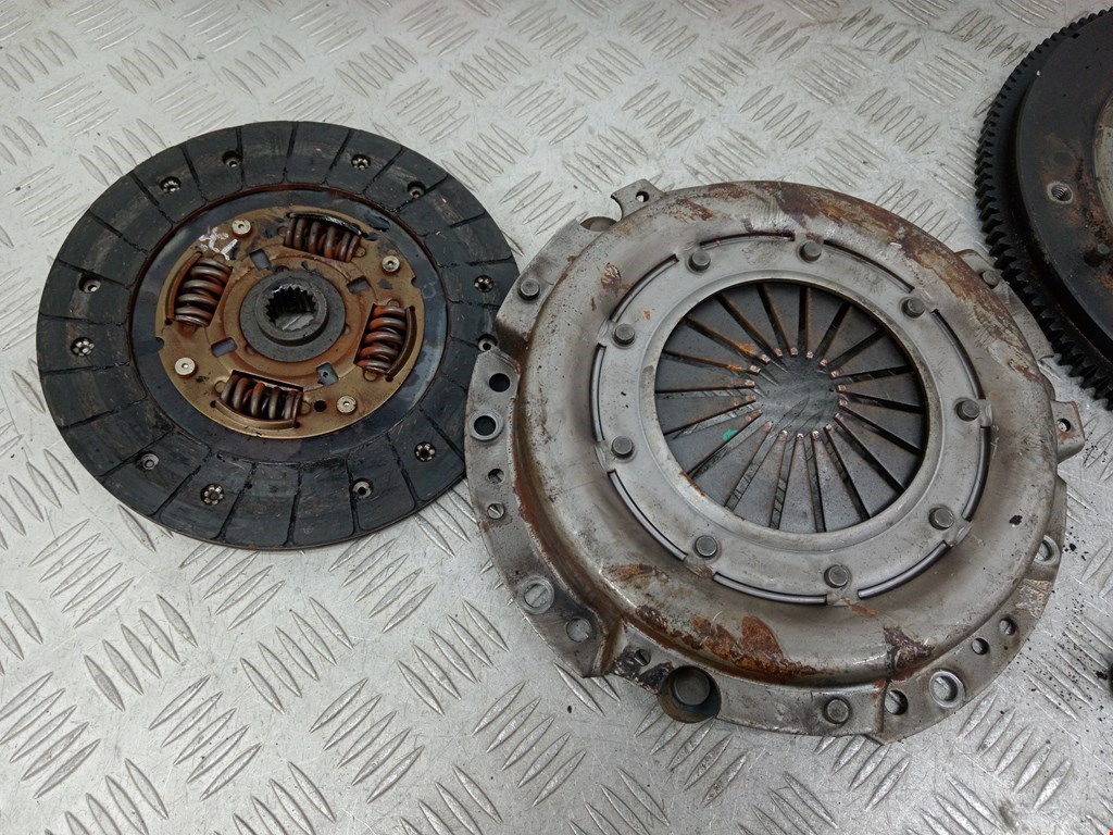 Маховик (демпфер сцепления) PEUGEOT Partner 2008-2018