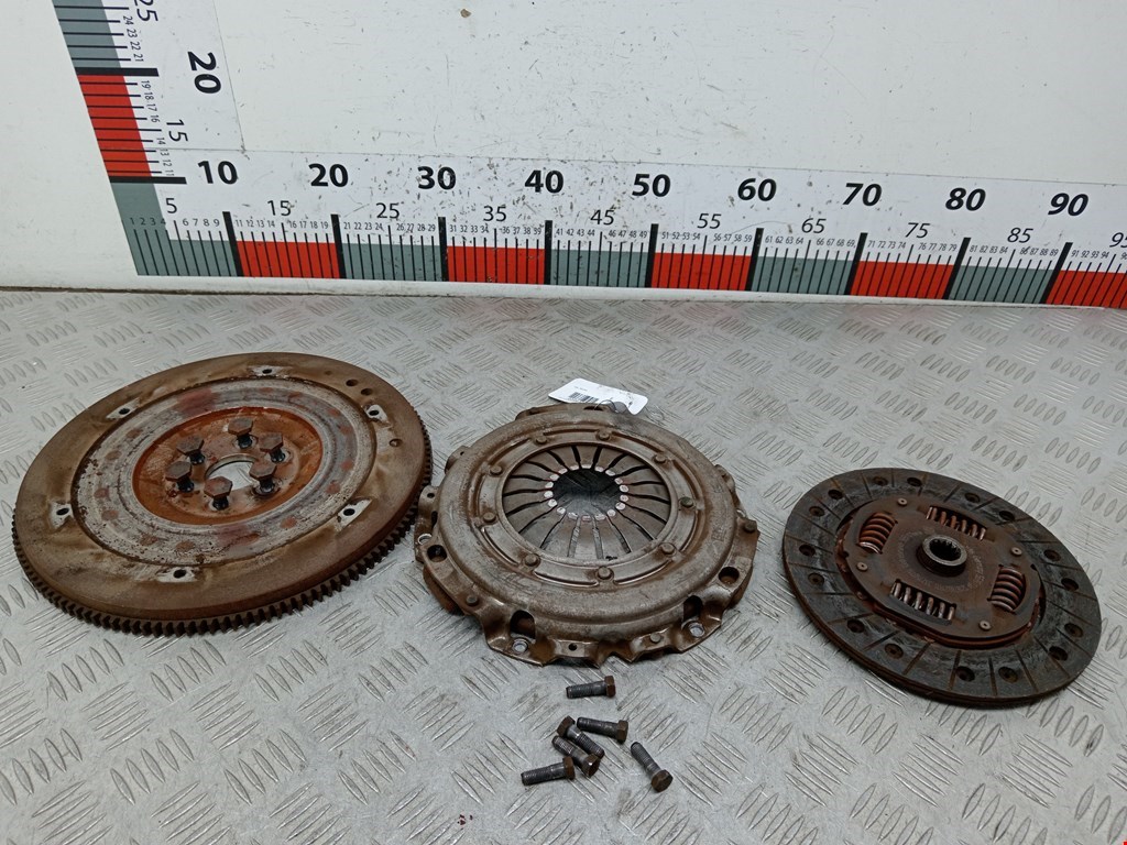 Маховик (демпфер сцепления) OPEL Corsa D 2006-2014