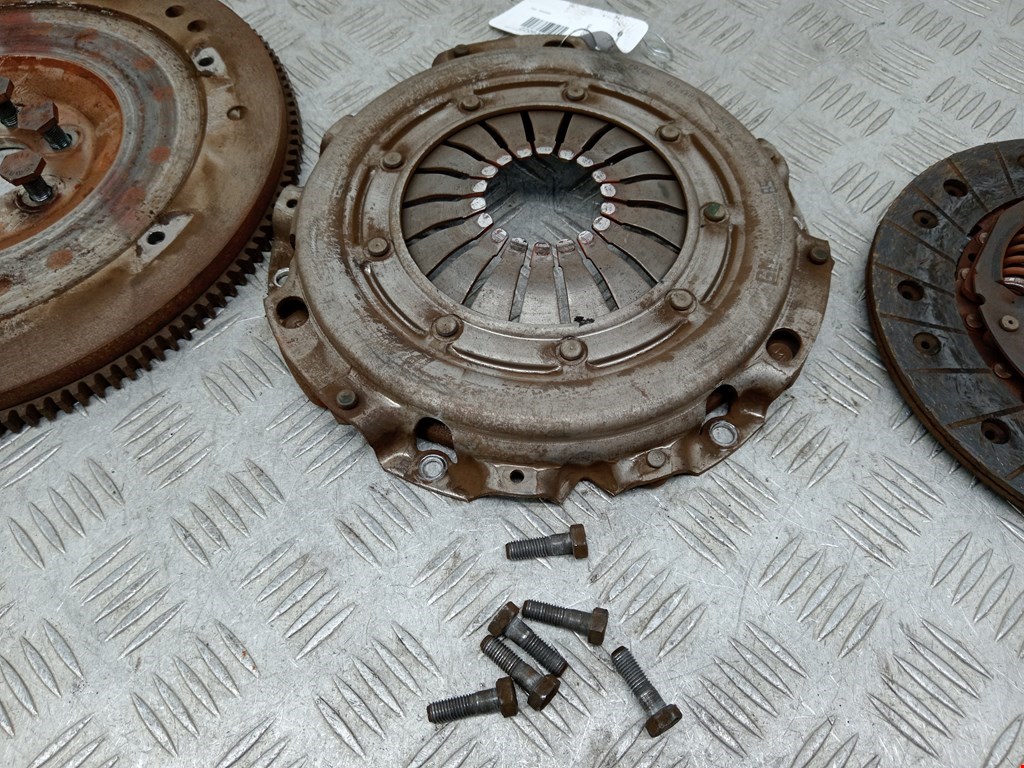 Маховик (демпфер сцепления) OPEL Corsa D 2006-2014