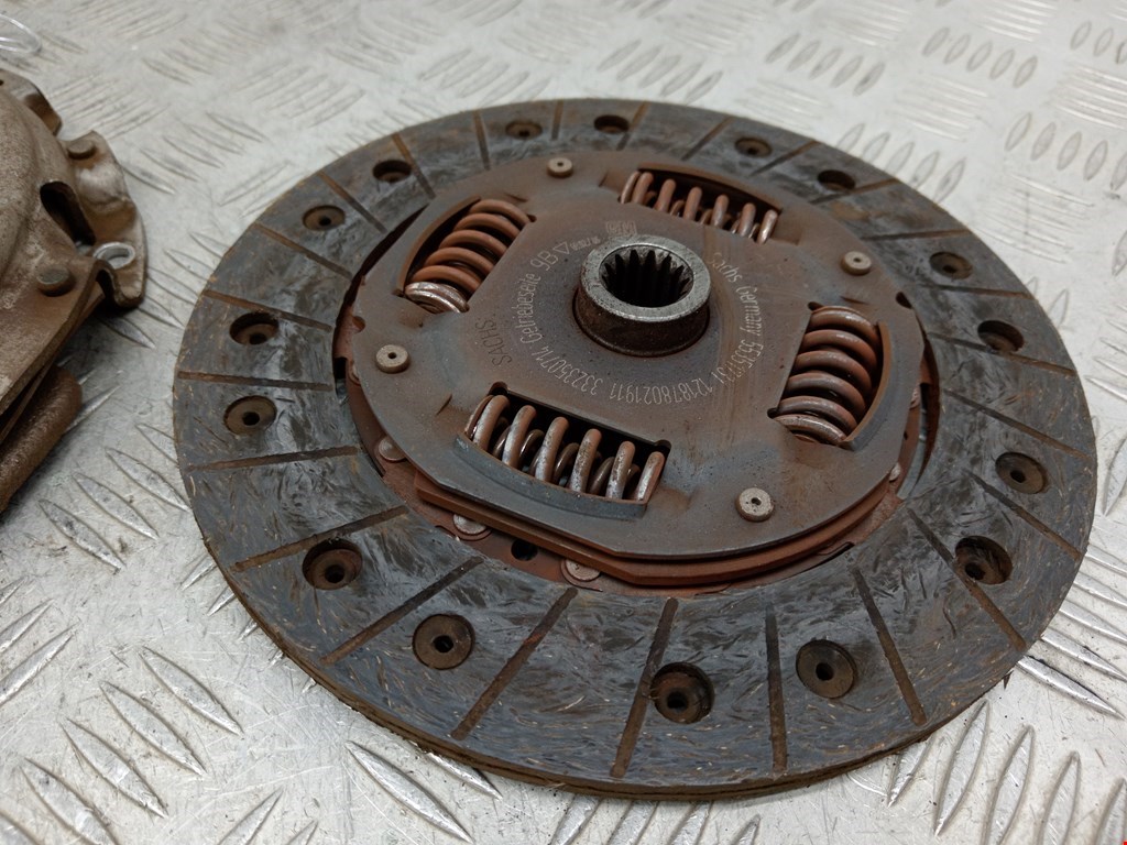 Маховик (демпфер сцепления) OPEL Corsa D 2006-2014