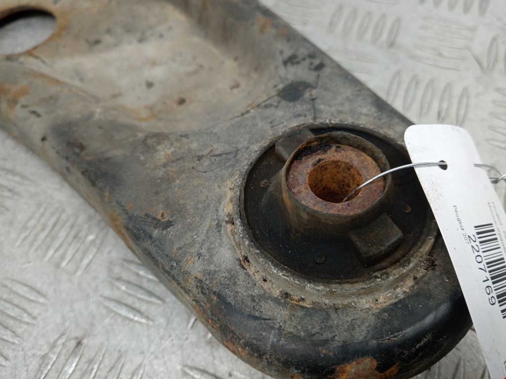 Рычаг передний левый PEUGEOT 207 2006-2015