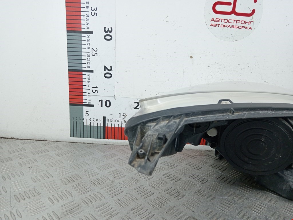 Фара левая PEUGEOT 207 2006-2015