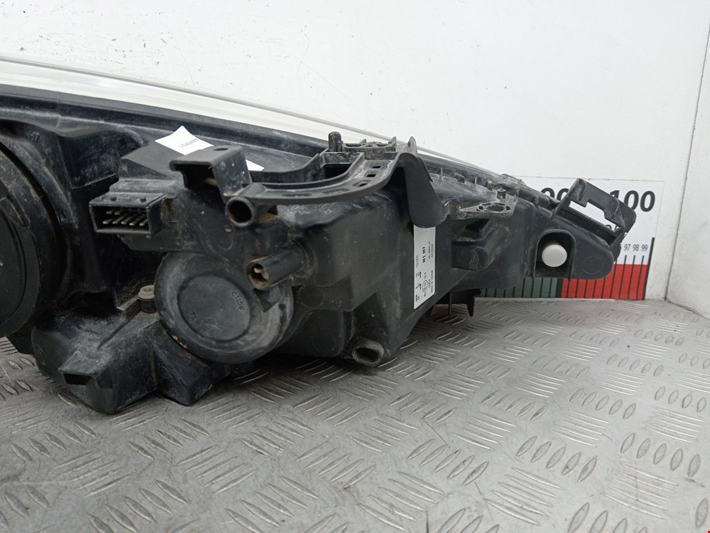 Фара левая PEUGEOT 207 2006-2015