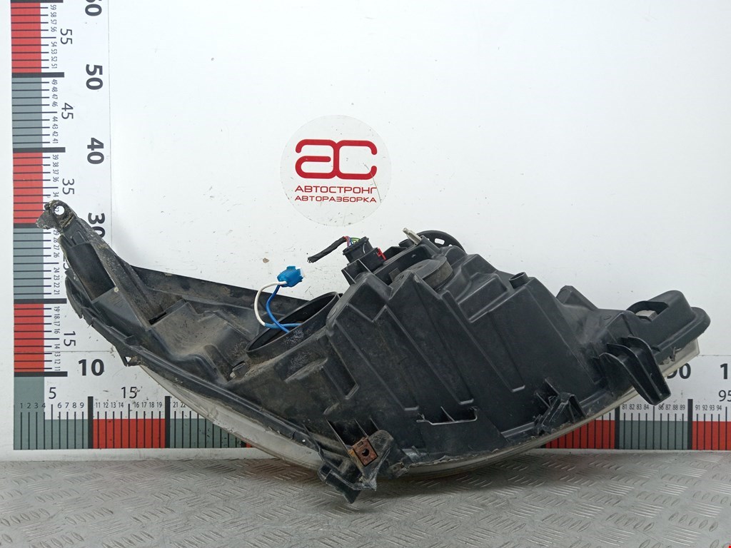 Фара левая PEUGEOT 207 2006-2015