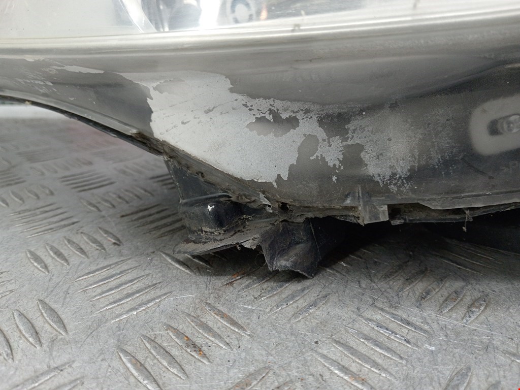 Фара правая PEUGEOT 207 2006-2015