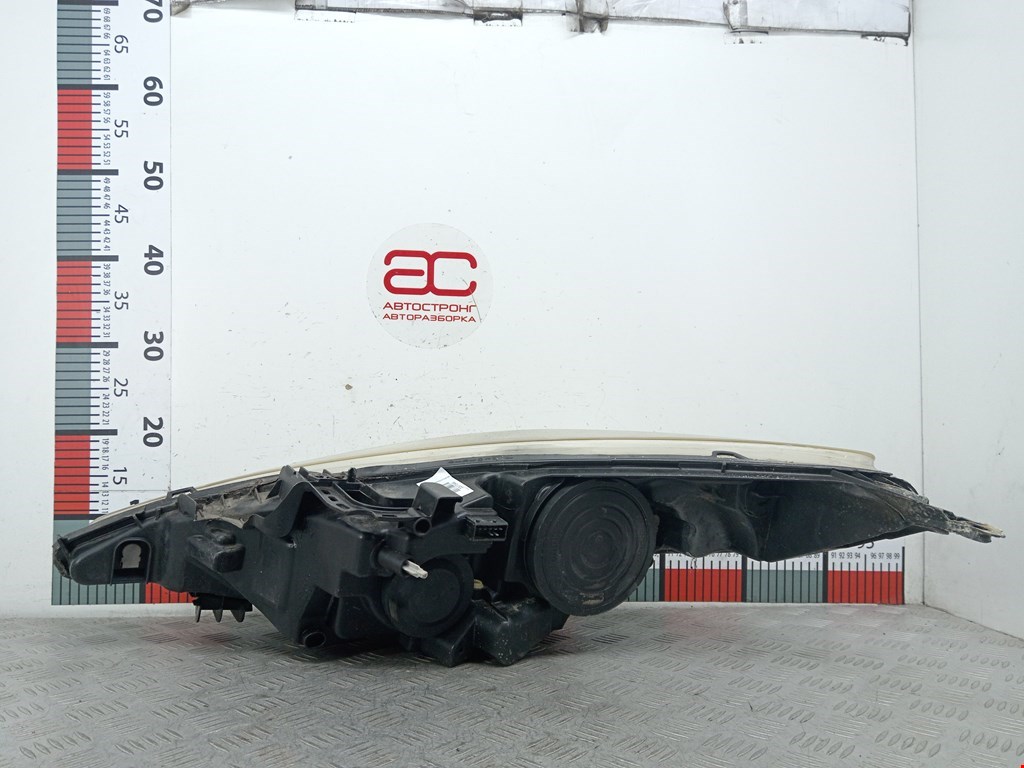 Фара правая PEUGEOT 207 2006-2015