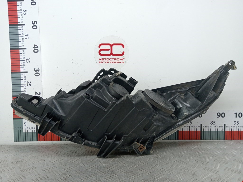 Фара правая PEUGEOT 207 2006-2015