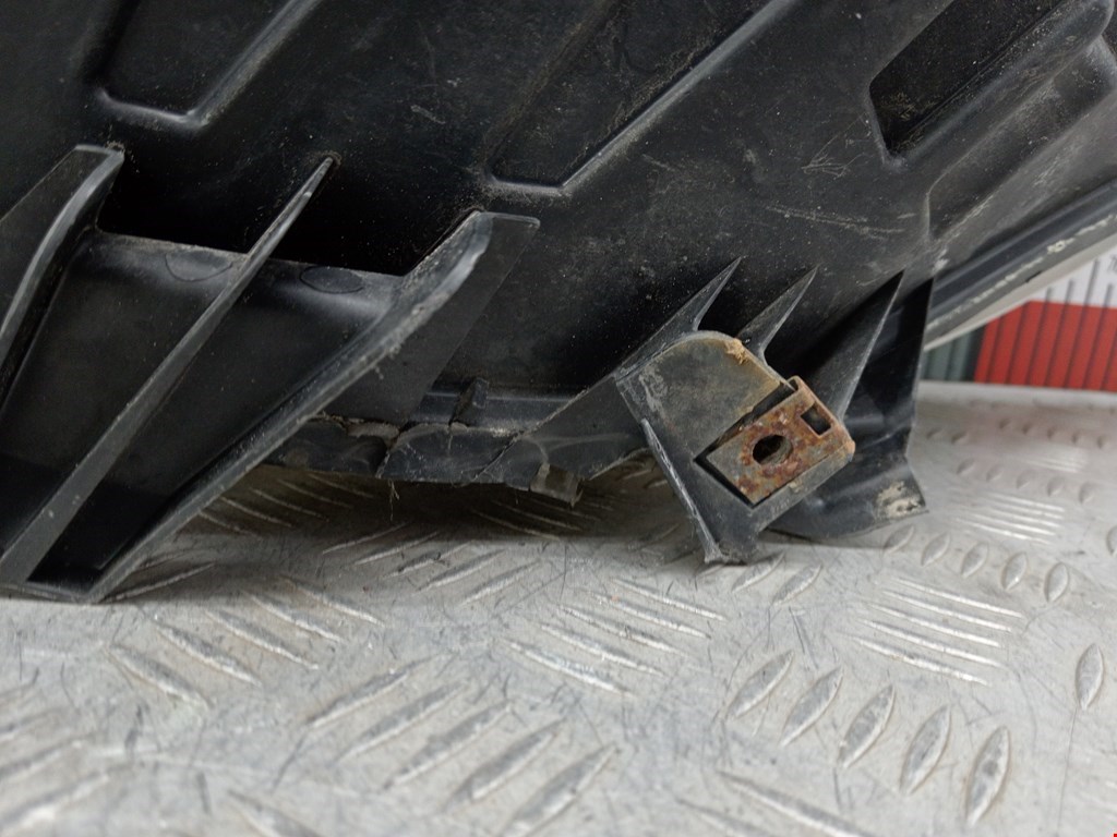 Фара правая PEUGEOT 207 2006-2015