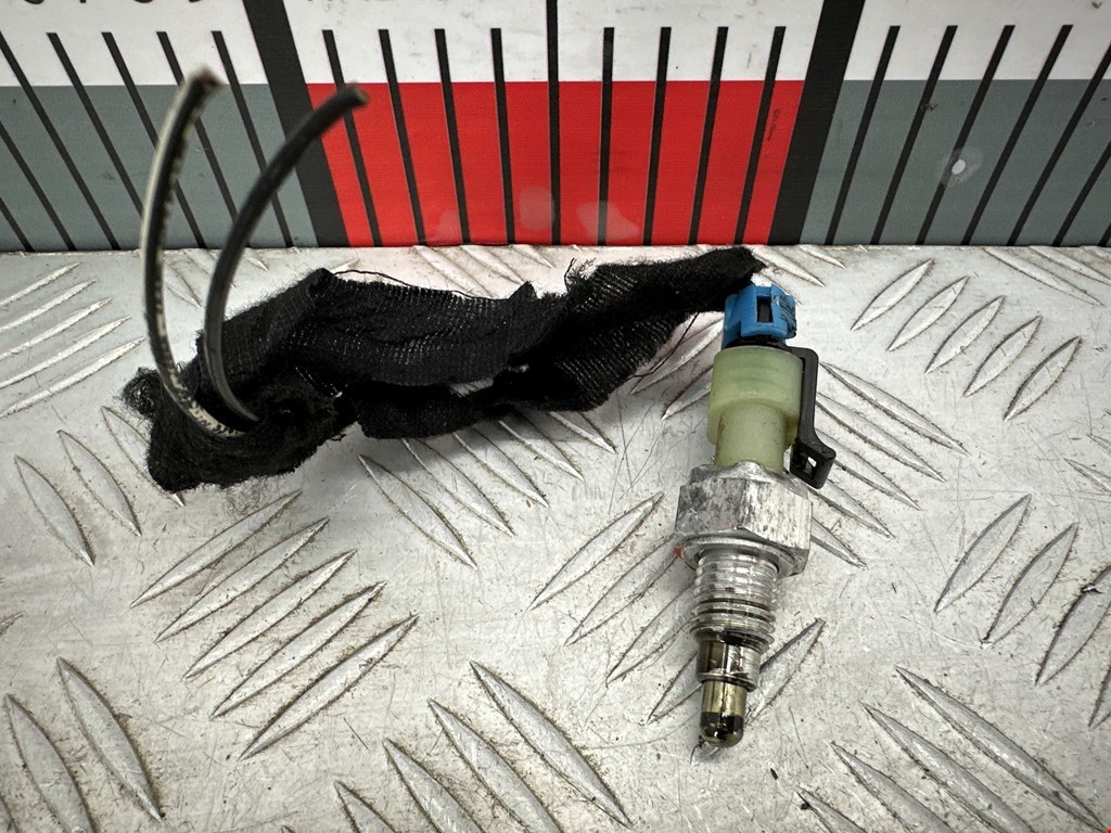 Датчик включения заднего хода (лягушка) Opel Astra G (1998-2004)