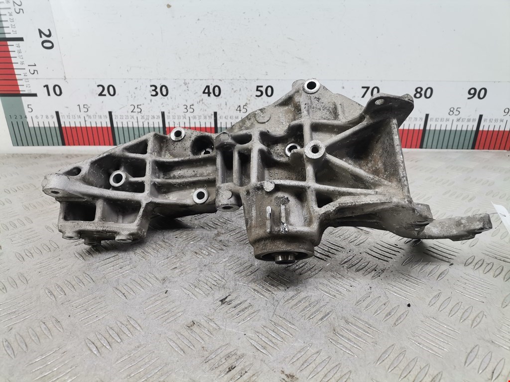 Кронштейн генератора AUDI A4 B5 1995-2001