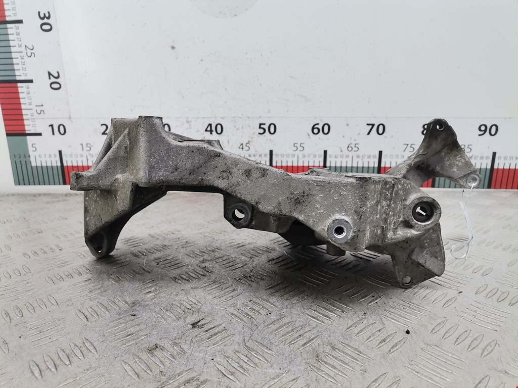 Кронштейн генератора AUDI A4 B5 1995-2001