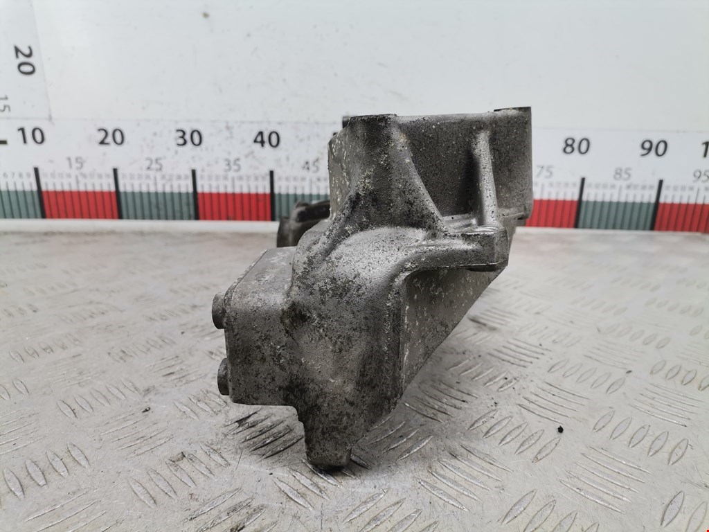 Кронштейн генератора AUDI A4 B5 1995-2001