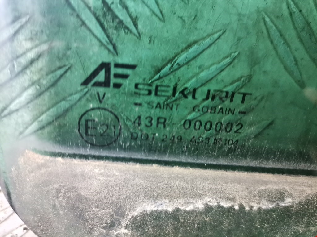 Стекло двери заднее правое SEAT Alhambra 1996-2010