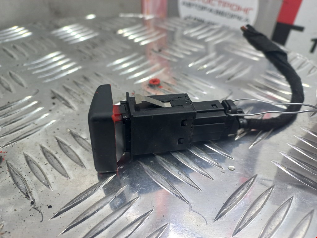 Кнопка аварийной сигнализации (аварийки) AUDI A4 B6 2001-2005