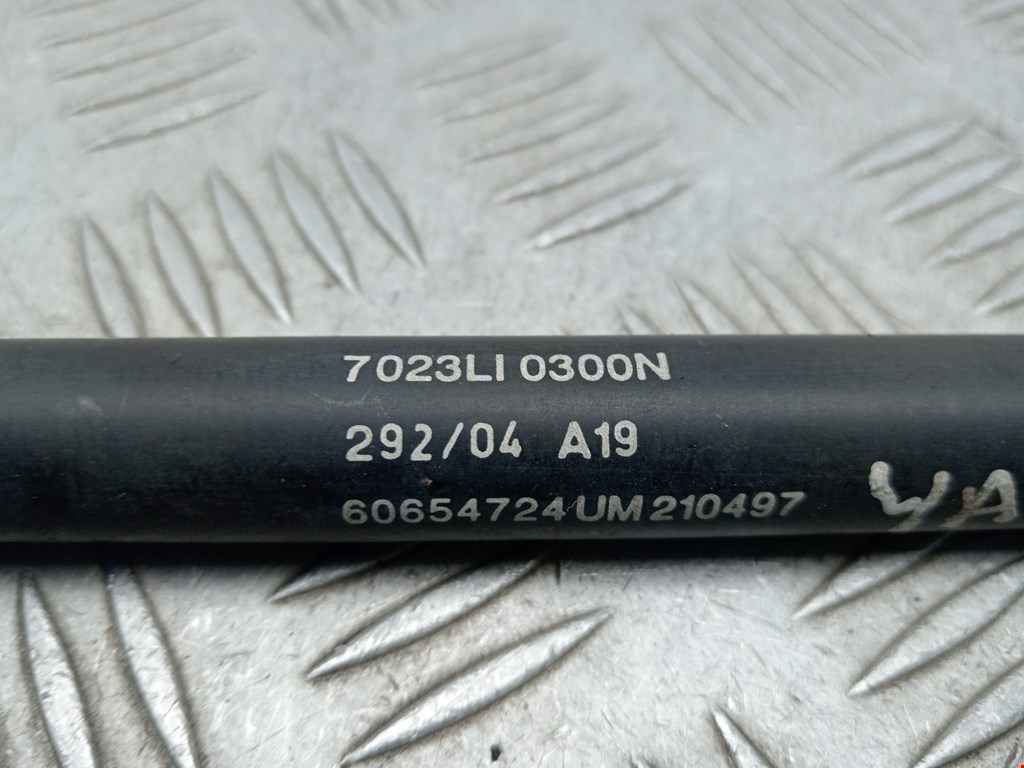 Амортизатор капота левый=правый ALFA ROMEO 156 1997-2007