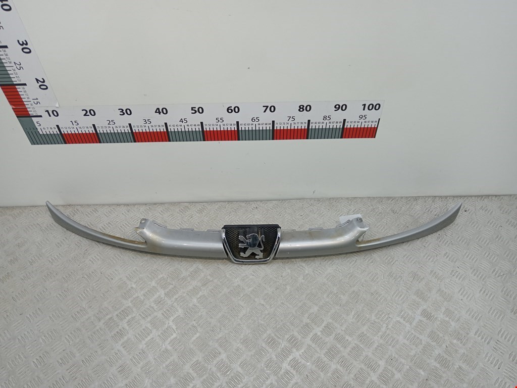Решетка радиатора PEUGEOT 206 1998-2012
