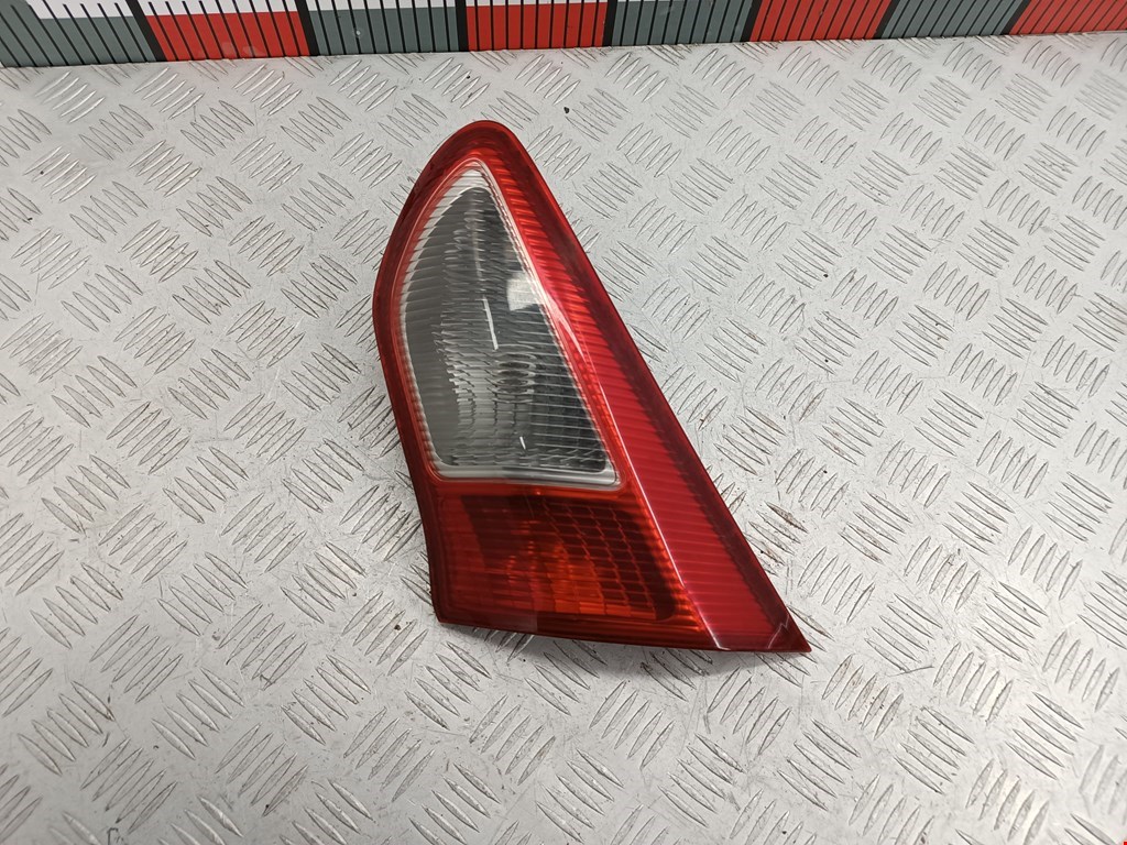 Фонарь крышки багажника правый Mitsubishi Lancer 10 (2007-2017)