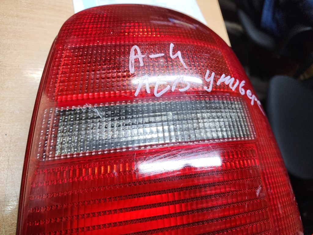 Фонарь задний правый AUDI A4 B5 1995-2001