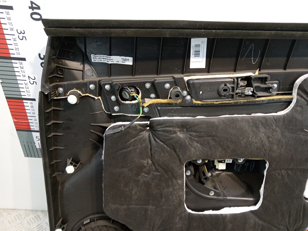 Обшивка двери передняя левая CHEVROLET Captiva 2006-2010