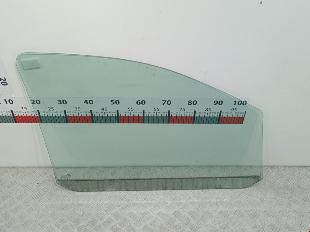 Стекло двери переднее левое SEAT Alhambra 1996-2010