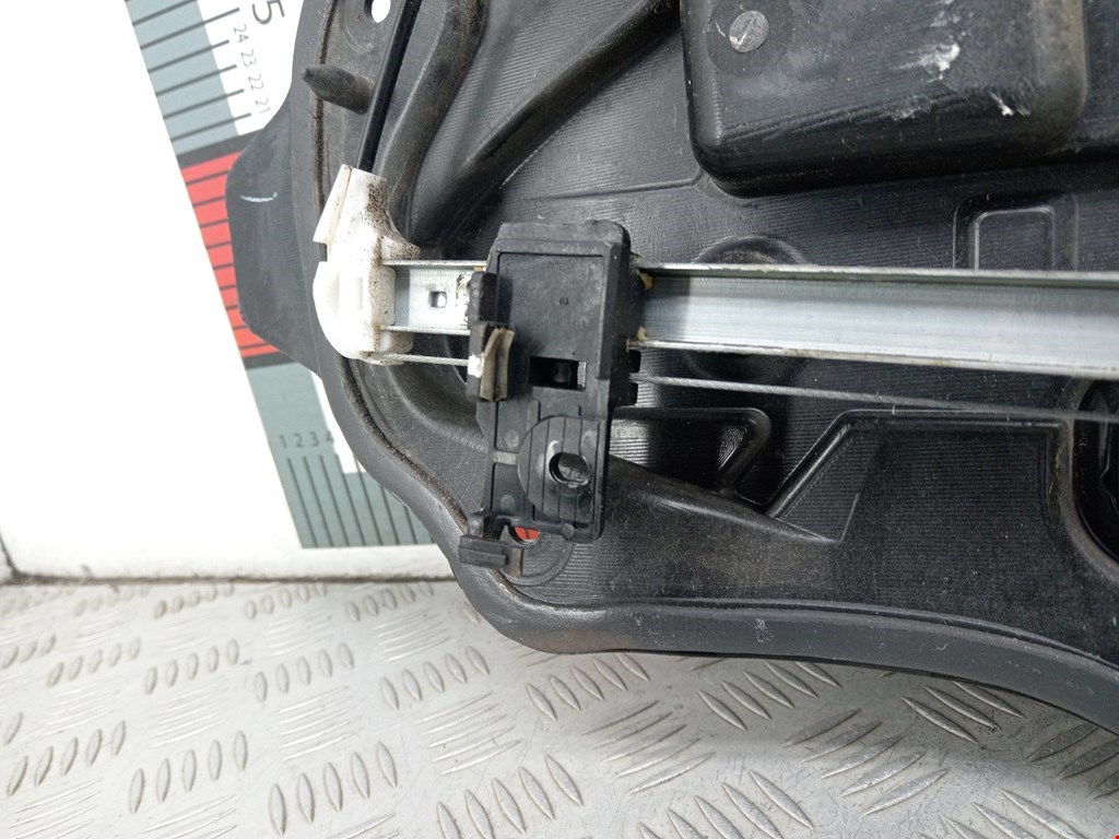 Стеклоподъемник задний левый MAZDA Mazda 5 CR 2005-2010