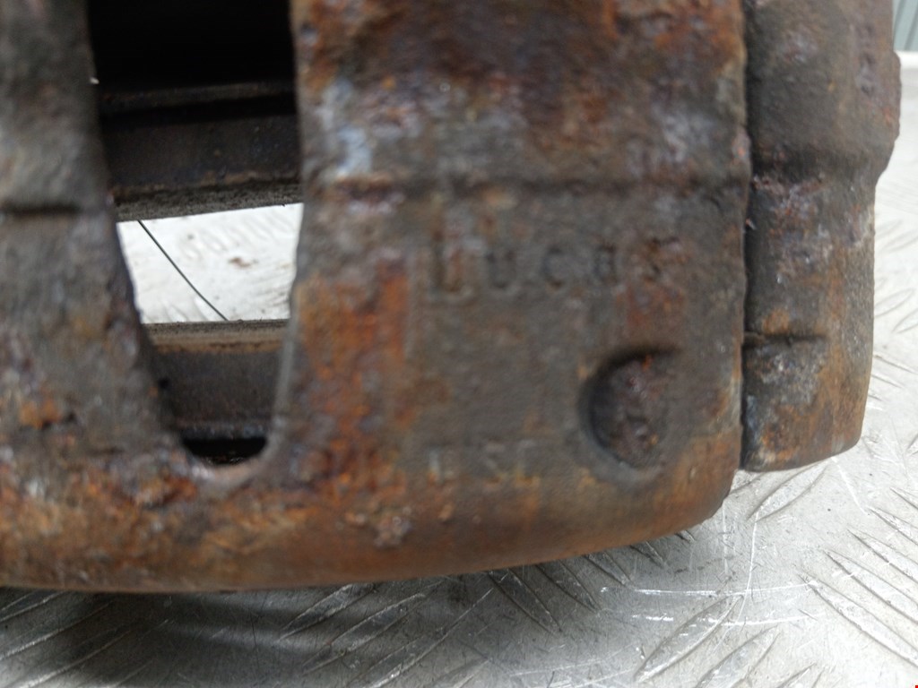 Суппорт передний левый OPEL Tigra B 2004-2009