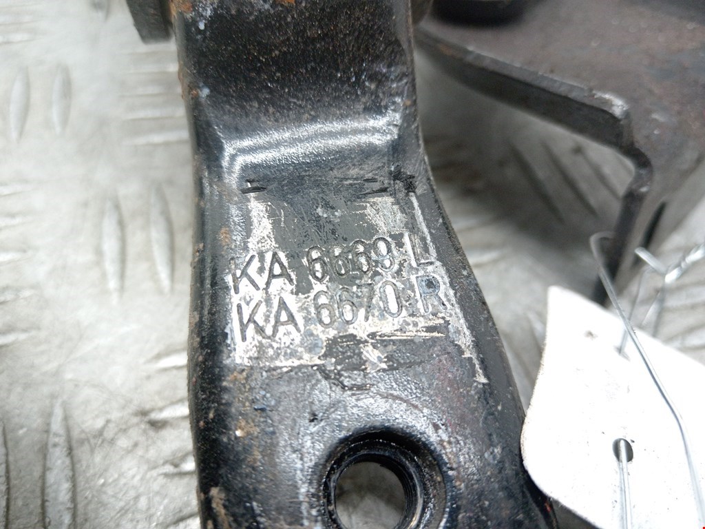 Ролик двери сдвижной (левый/правый средний верхний/нижний) VOLKSWAGEN Caddy III 2004-2015