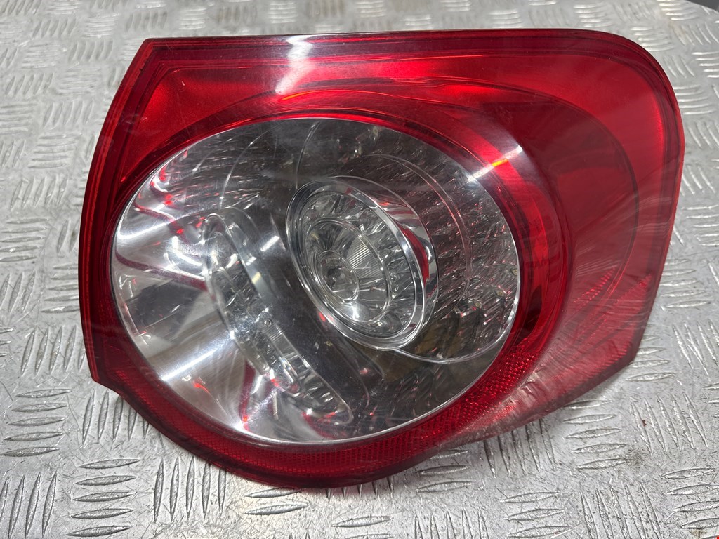 Фонарь задний правый VOLKSWAGEN Passat B6 2005-2011