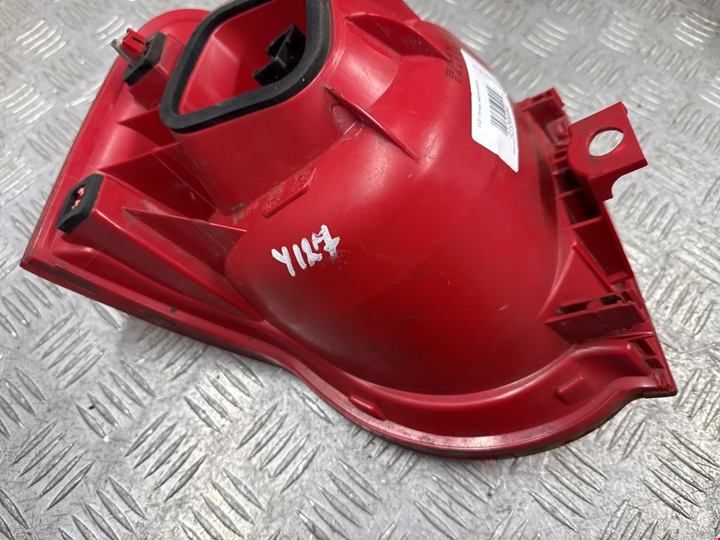 Фонарь задний правый VOLKSWAGEN Passat B6 2005-2011