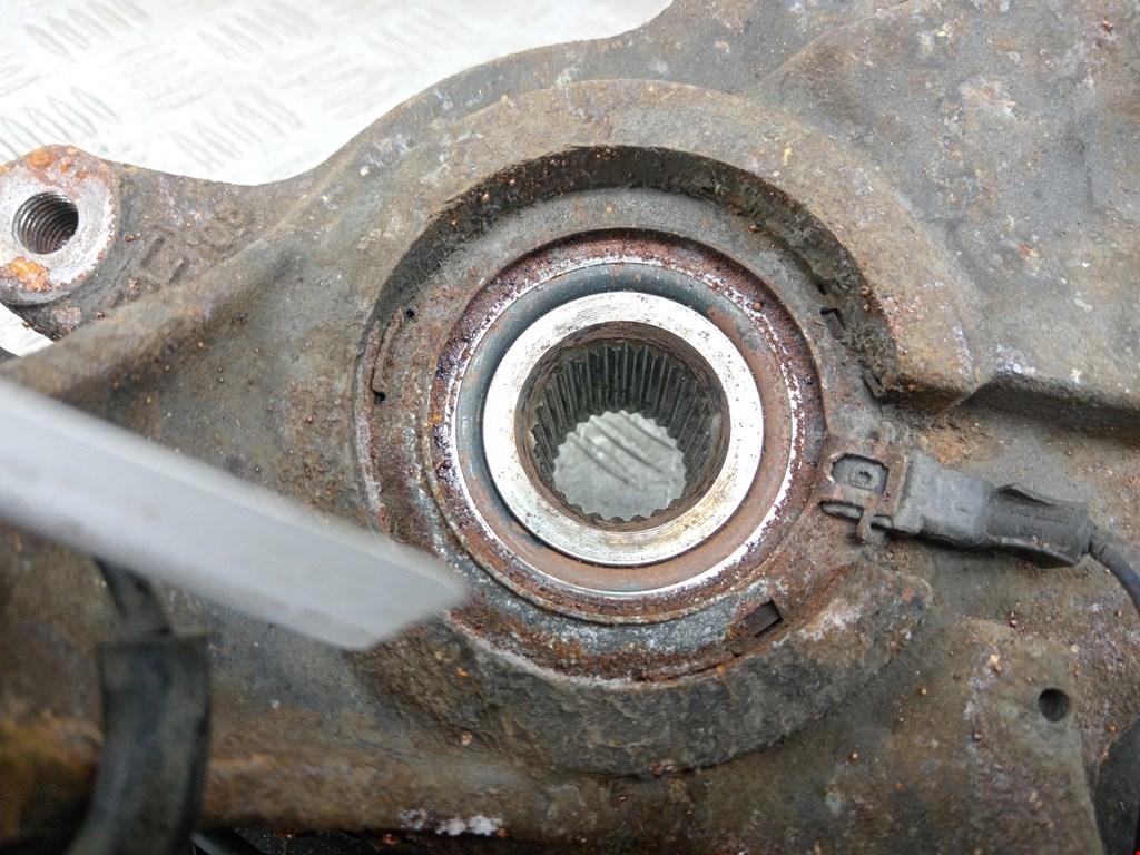 Ступица передняя левая RENAULT Vel Satis 2002-2009