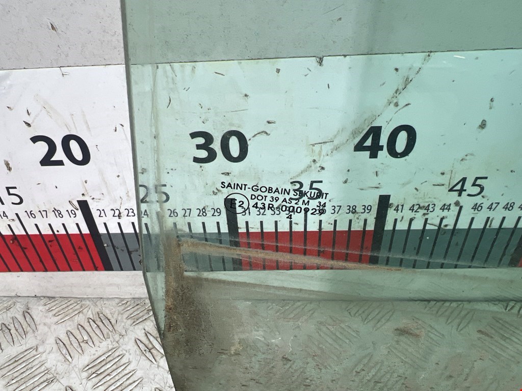 Стекло двери заднее правое CITROEN C8 2002-2014