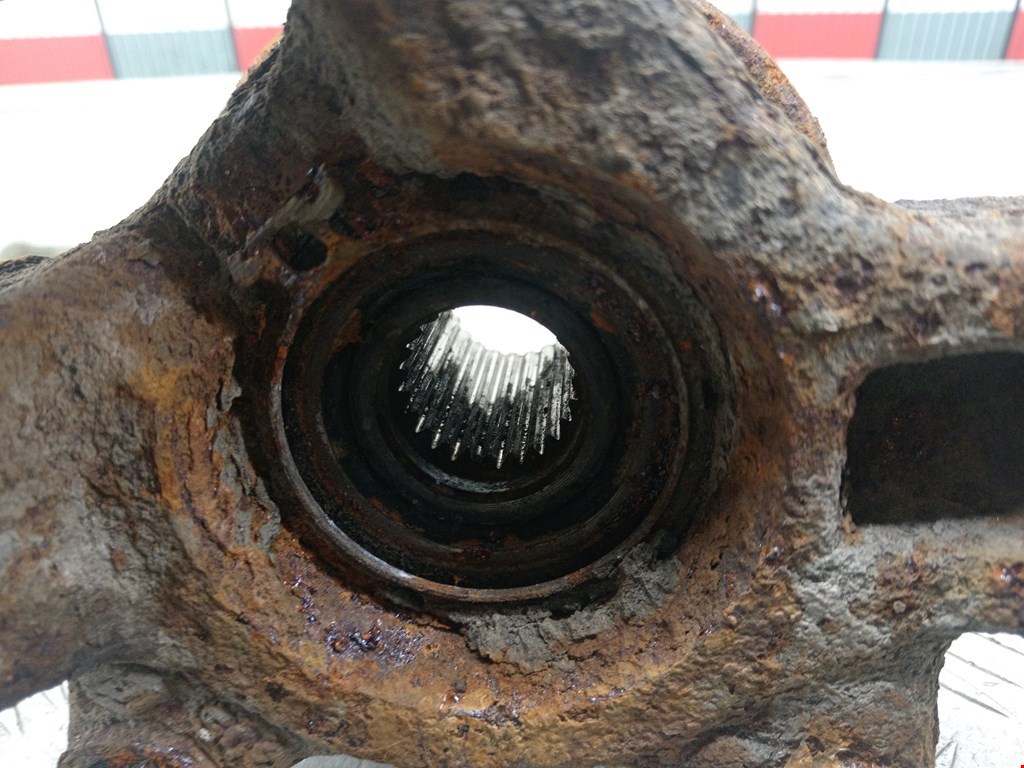 Ступица передняя правая NISSAN Micra K12 2003-2010