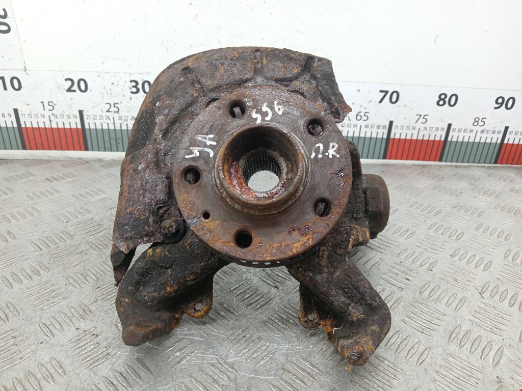 Ступица передняя правая VOLKSWAGEN Golf IV 1997-2003