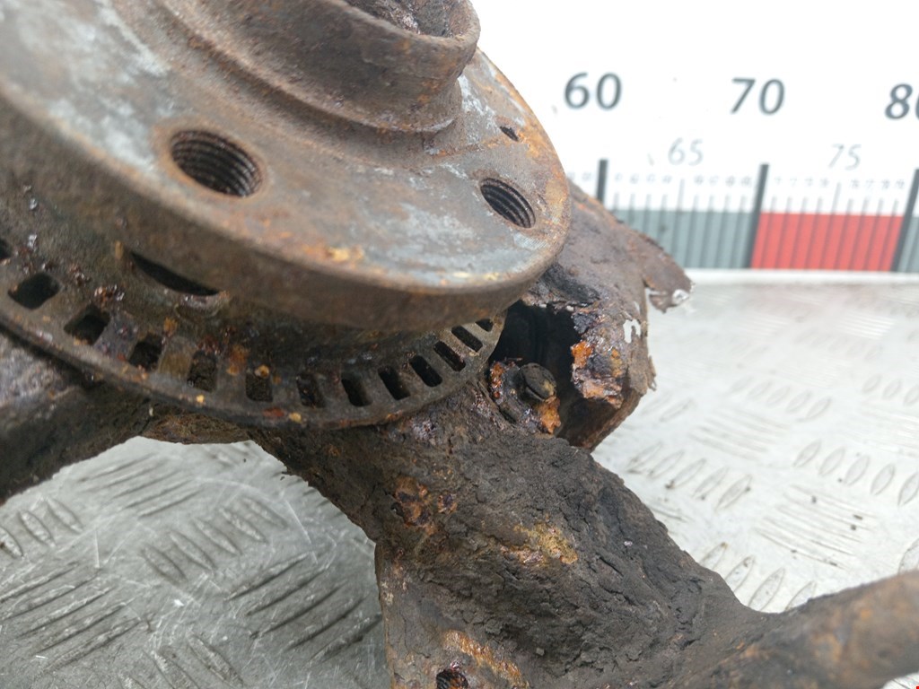 Ступица передняя левая VOLKSWAGEN Golf IV 1997-2003