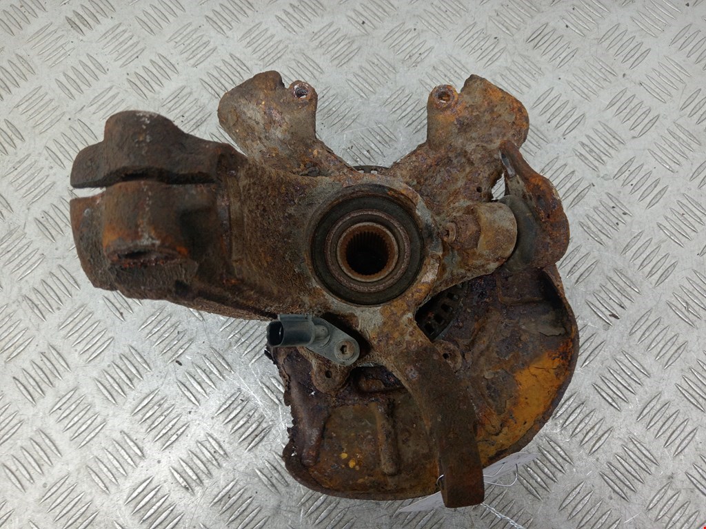 Ступица передняя левая VOLKSWAGEN Golf IV 1997-2003