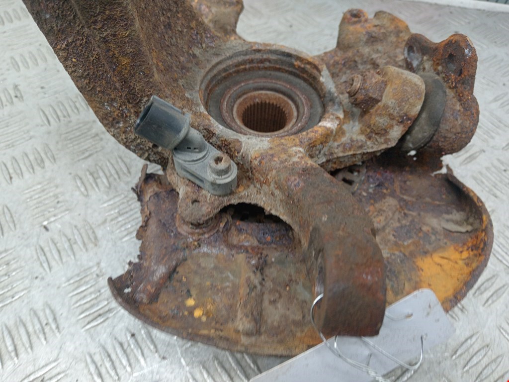 Ступица передняя левая VOLKSWAGEN Golf IV 1997-2003