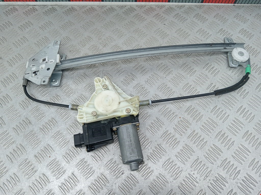 Стеклоподъемник передний правый MITSUBISHI Space Star 1999-2006